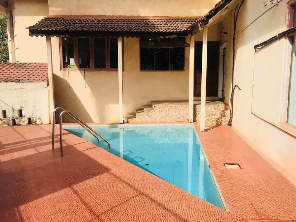 Fabexpress Barday'S Inn Calangute Esterno foto